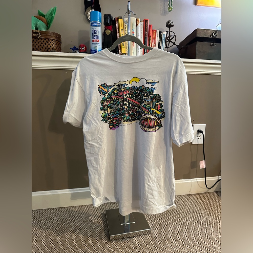 White Souvenirs T-shirt | Like New | Size: M